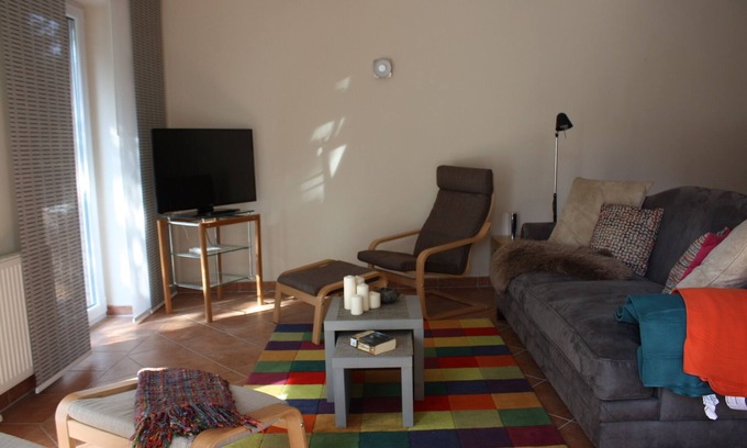 Westerstede Appartement | Maison de campagne avec un grand jardin de rhodos. Sauna et piscine. Enfants jusqu'à 16 ans gratuit
