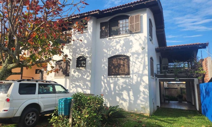 Morrinhos Maison | Morrinhos - Grande maison avec vue sur la mer et grand jardin, wifi gratuit