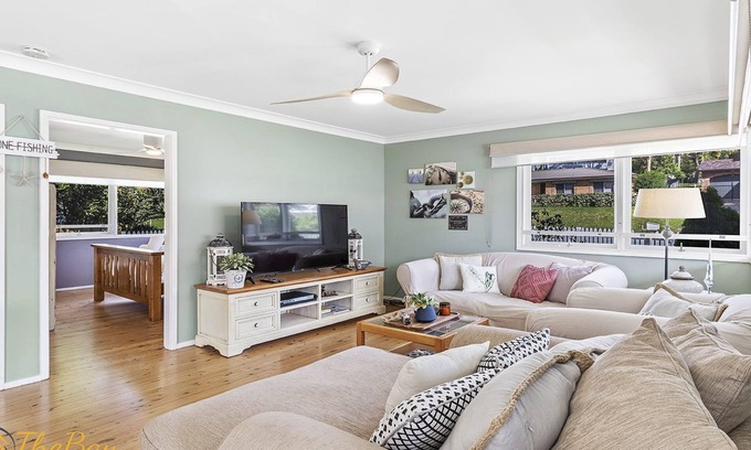 Lemon Tree Passage Maison | Morton Cottage at Lemon Tree - Pet Friendly - Walk to Water