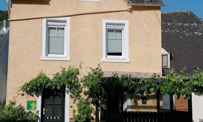 Zell Maison | Moselfrische - Fh avec 2 chambres, douche / WC, WC invités, terrasse, max. 4 P