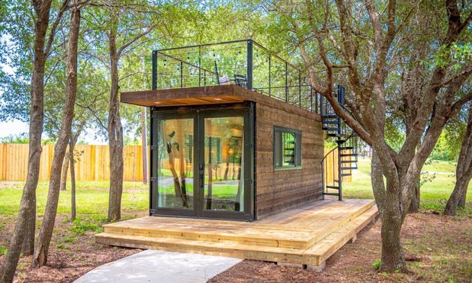 Waco Maison | Moss Oak - Container Home Near Magnolia and Baylor