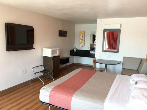 Icard Hôtel | Motel 6-Connellys Springs, NC