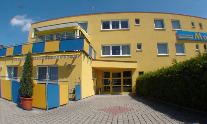 Neuhengstett Hôtel | Motel Am Highway
