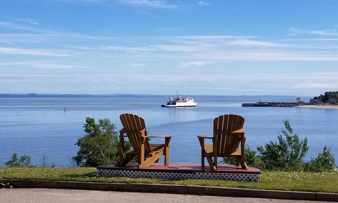 Saint-Simeon Hôtel | Motel et Chalets Bo-Fleuve Evangeline