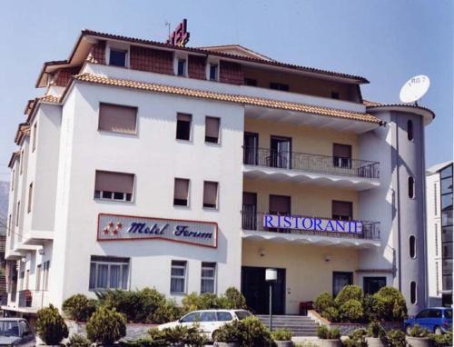 Polla Hôtel | Motel Forum
