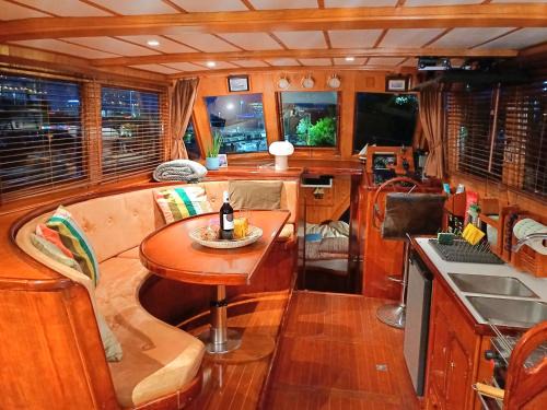 Amsterdam South Location De Bateaux | Motorjacht At Ease