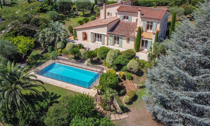 Les Baraques Maison | Mougins Magnificent Villa with Pool and Tennis
