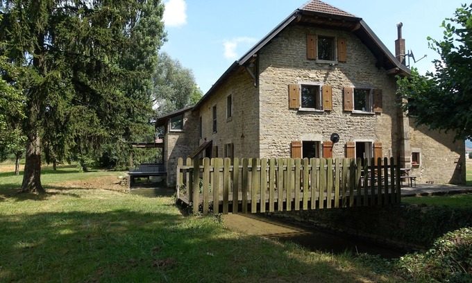 Ruffey-sur-Seille Maison | Moulin au fil de l'eau, Jura