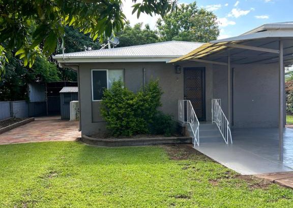 Sunset Maison | Mount Isa - Epsilon is on