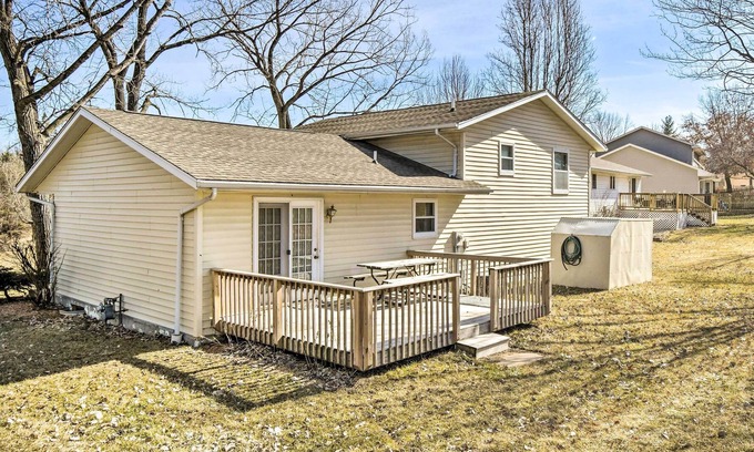 Mount Pleasant Maison | Mount Pleasant Home - 2 Mi to Charming Downtown!