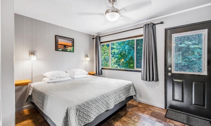 Quilcene Appartement | Mount Walker Suite, Room 12 at Mount Walker Inn
