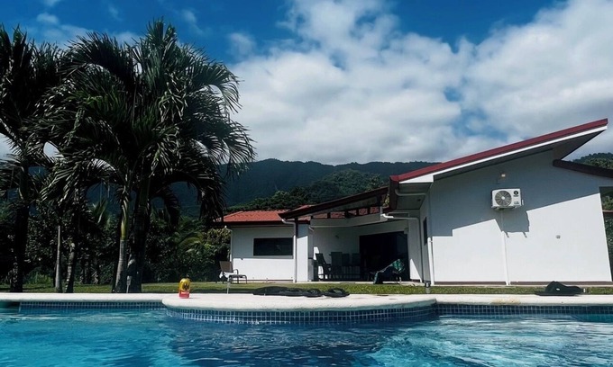 Ciudad Cortes Maison | Mountain Bunglow w/private pool - minutes from beaches, restaurants & waterfalls