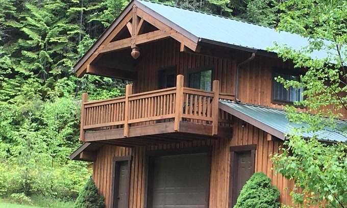 Ronan Maison | Mountain Cedars Getaway