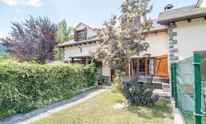 Fiscal Appartement | Mountain Escape for Families & Friends in Pyrenees