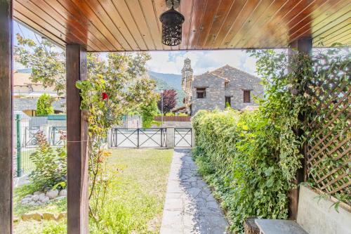 Fiscal Chalet De Ski | Mountain Escape for Families & Friends in Pyrenees