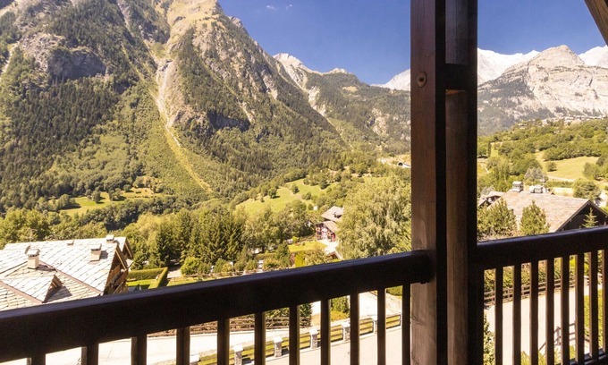 Pallusieux Appartement | MOUNTAIN HOLIDAYS Roomy & Comfy Panoramic Apt x5