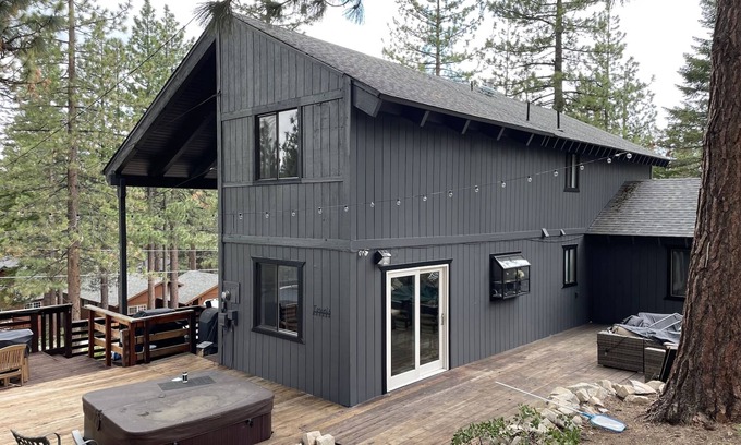 Montgomery Estates Maison | Mountain home just 5 minutes from Heavenly! 30+ day rental