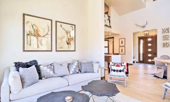 Silverthorne Cabine | Mountain home w/hiking access in tranquil Silverthorne with WiFi.