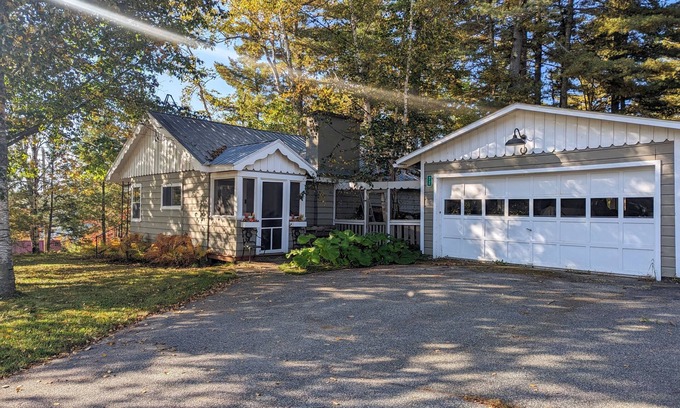 Saranac Lake Maison | Quiet Mountain Home - Steps to ADK Rail Trail!