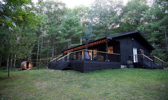 Narrowsburg Cabine | Mountain Laurel Cabin - Sauna, Pet Friendly, 5 Acres of Privacy