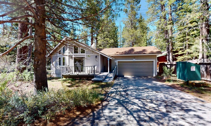 Tahoe Paradise Maison | Maison spacieuse avec accès handicapé et terrasse - montagne vivant près du lac!