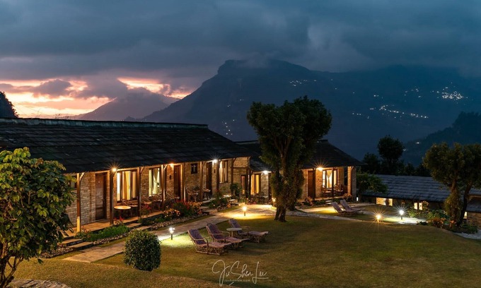 Lumle Cabine | Mountain Lodges of Nepal - Tomijong