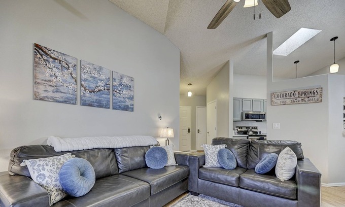Briargate Copropriété | Mountain Majesty Manor: Family Adventure Getaway