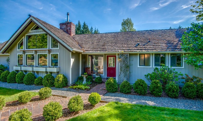 Covington Maison | Ferme moderne - Pension de famille sur 3 acres - Vue sur les pluies - Jardins - Étang