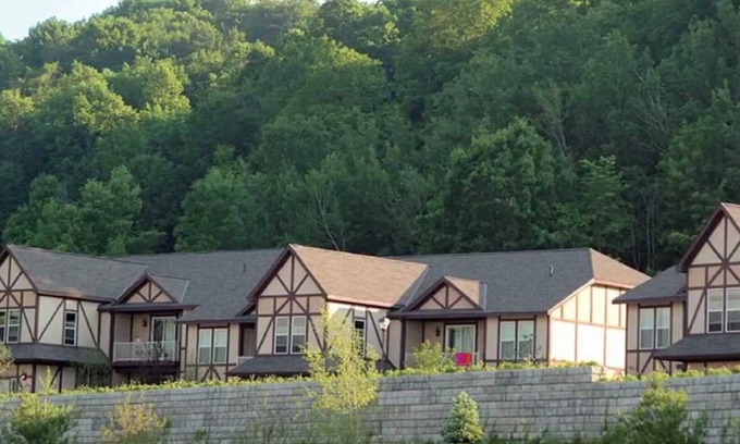 Boyne Falls Villa | MONTAGNE A LA VILLA BOYNE DE 2 CHAMBRES 4 juillet vacances 6 / 29-7 / 5/19