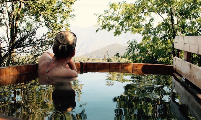 Corsavy Autre | Luxe rural en montagne avec bain à remous privé