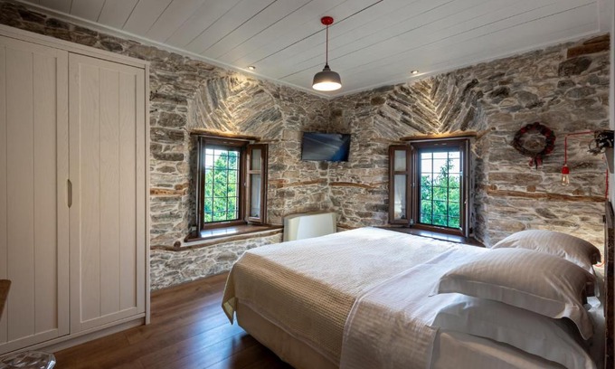 Mouresi Maison | Mountain's Secret