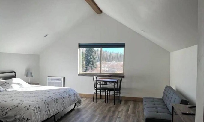 Columbine Lake Appartement | Come get some turns! Private Suite 1/4 mi to Purgatory. Perfect base camp.