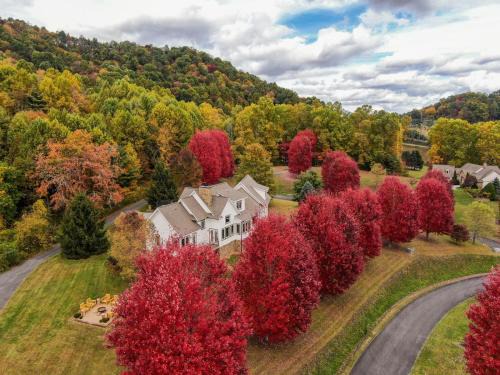 Altamont Maison | Mountain Top at Linville Falls