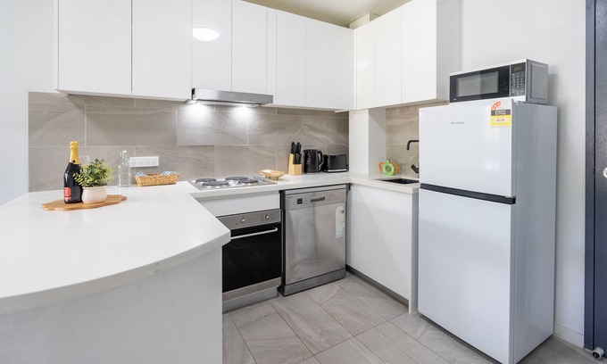 Mount Gravatt East Appartement | Mountain View Serenity Apartment - Great Location, Fully furnished w Amenities