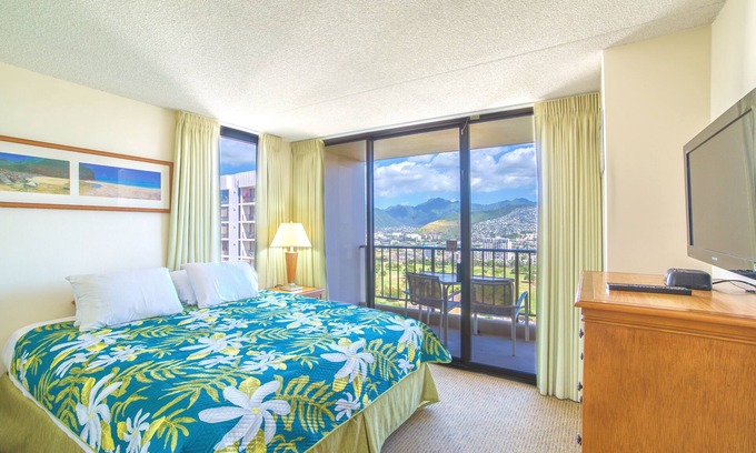 Diamond Head - Kapahulu - St. Louis Copropriété | CONDO 1 CHAMBRE À WAIKIKI | GRANDE MONTAGNE ET VILLE | PARKING ET WIFI!