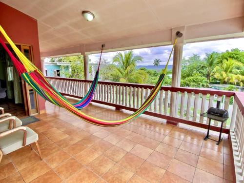 San Ignacio Maison | Mountain View Family Home In Town with King Suite and Midterm Available