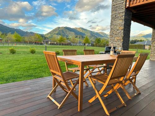 Hanmer Springs Maison | Mountain View Haven - Hanmer Springs Holiday Home