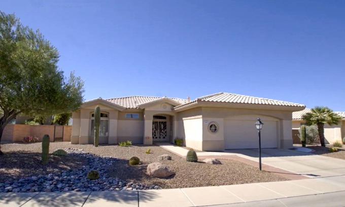 Rancho Vistoso Maison | Mountain-view home with on-site pool/hot tub, private yard, patio