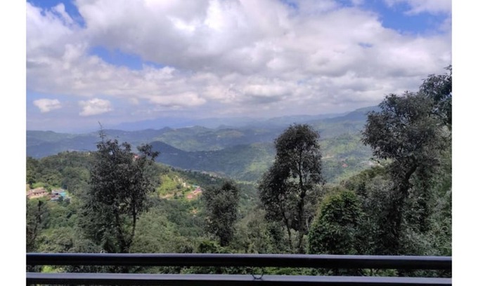 Shoghi Appartement | Mountain View Homestay! 6-10 guest |Wifi, Parking