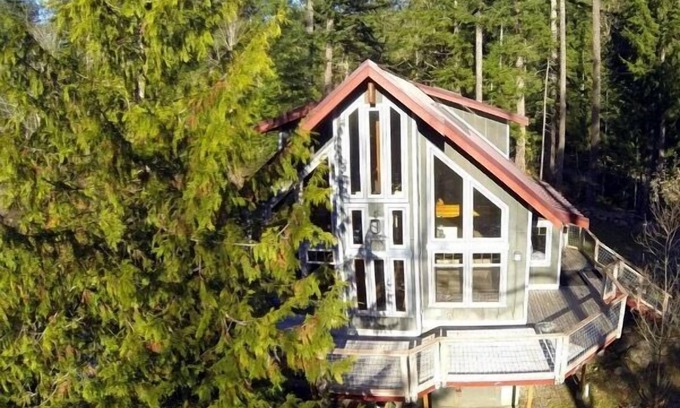 Warnick Maison | Vue sur la montagne, planchers radiants, foyer au gaz, immense foyer, idéal pour les familles!