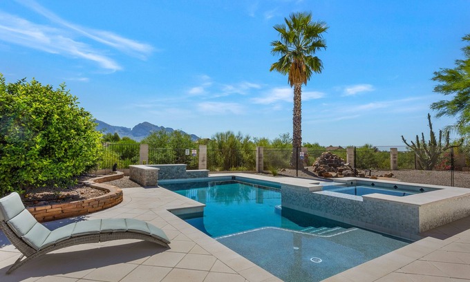 Oro Valley Maison | Mountain View Retreat- Gorgeous Pools
