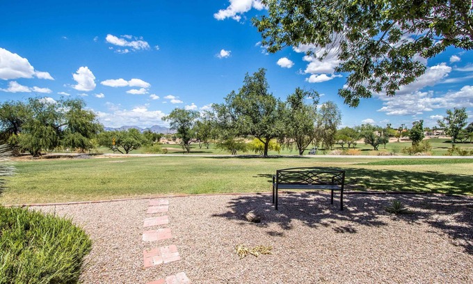 Cabrillo Square Copropriété | Mountain Views and walk out to Silverado golf course and greenbelt by Old Town