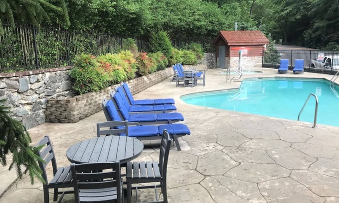 Black Bear Falls Cabine | Mountain Views-Black Bear Falls-Cub Hideaway- 3 King Suites sleeps 8