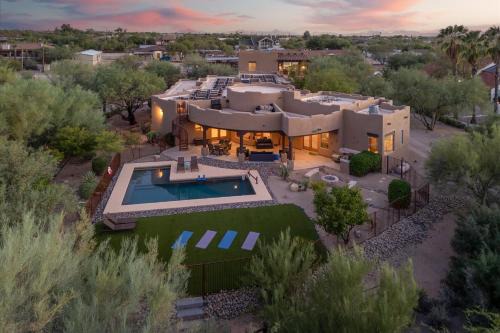 Pinnacle Peak Maison | Mountain Views - Pool - Games - YogaDeck