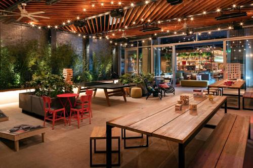 West Campus Hôtel | Moxy Austin - University