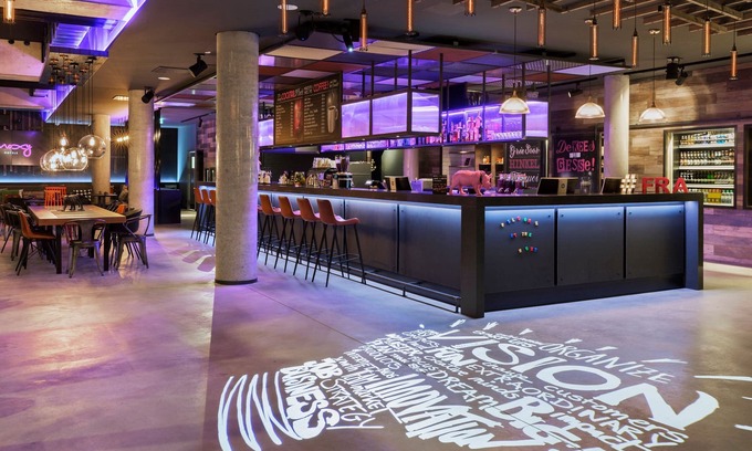 Ostend Hôtel | MOXY Frankfurt East