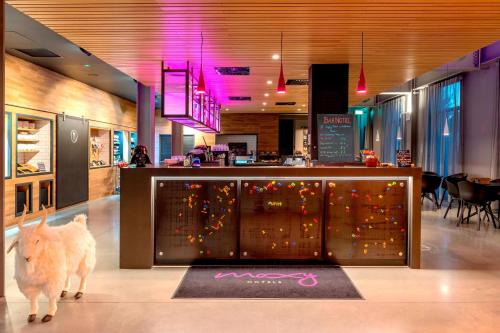 Custom House Hôtel | Moxy London Excel