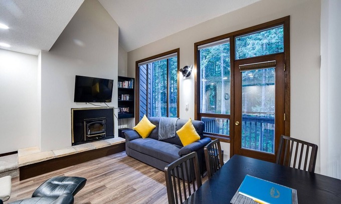 Glacier Appartement | Mt. Baker Lodging Condo 68 - Sleeps 4!