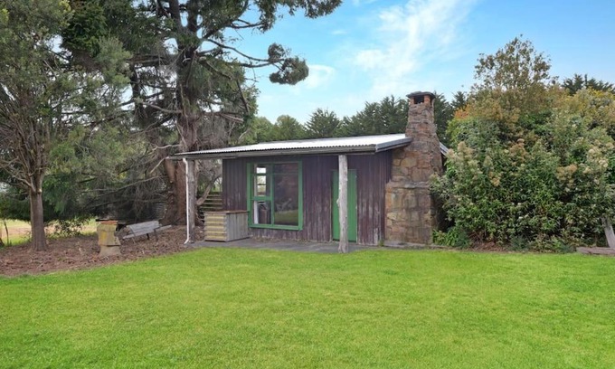 Gray Maison | Mt Elephant Forrest Cabin