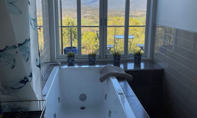 Healesville Appartement | Mt Rael Healesville Suite 1 The Zar - Stunning views & spa
